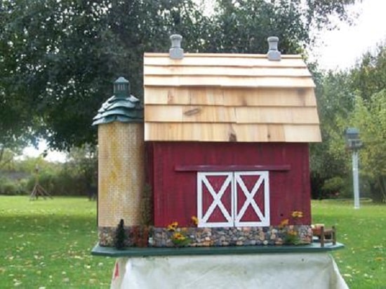 Front View of Red Barn Birdhouse